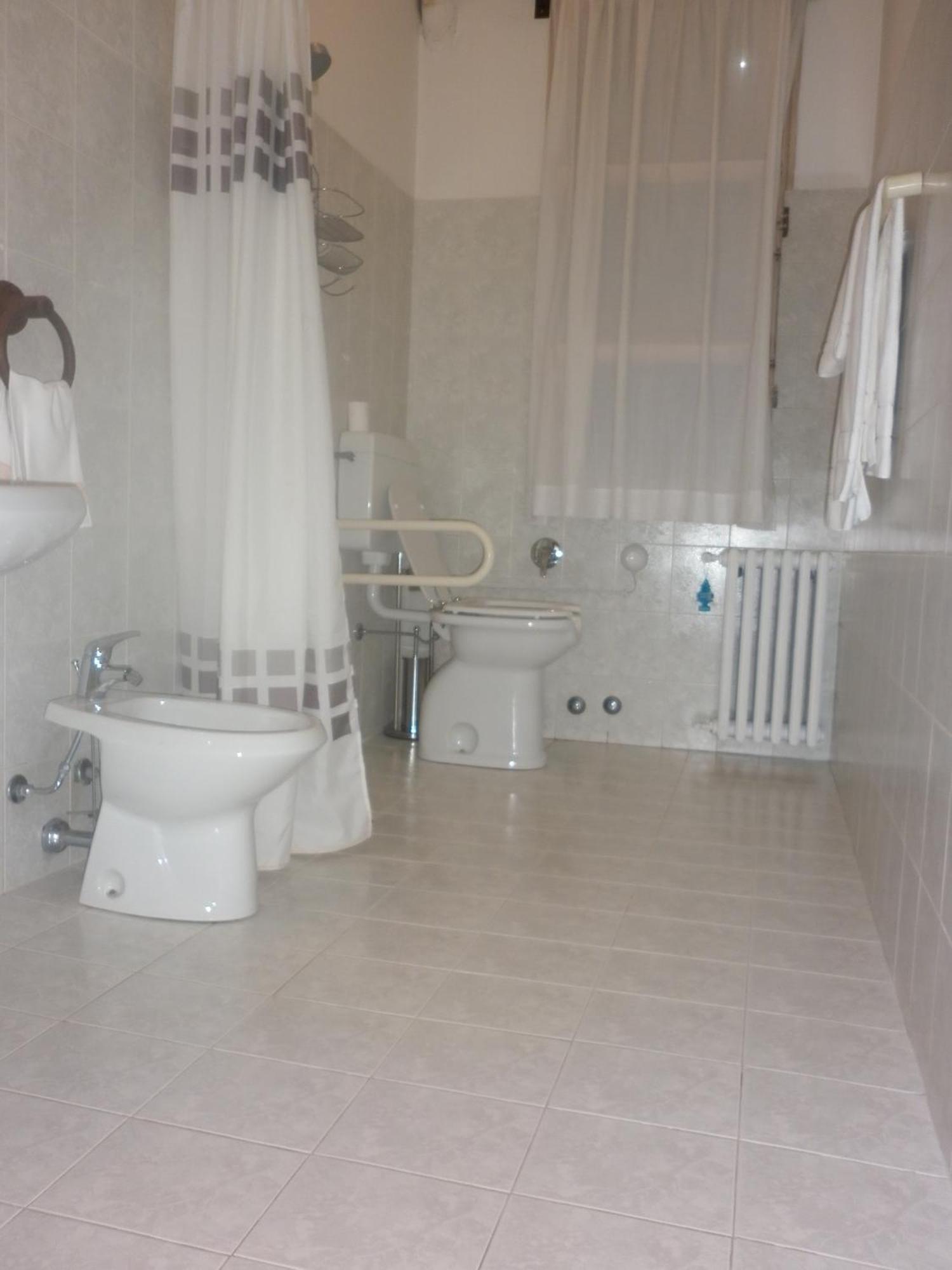 Hotel San Donnino Fidenza Chambre photo