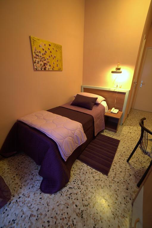 Hotel San Donnino Fidenza Chambre photo
