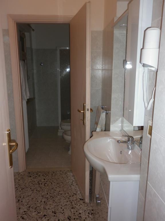Hotel San Donnino Fidenza Chambre photo