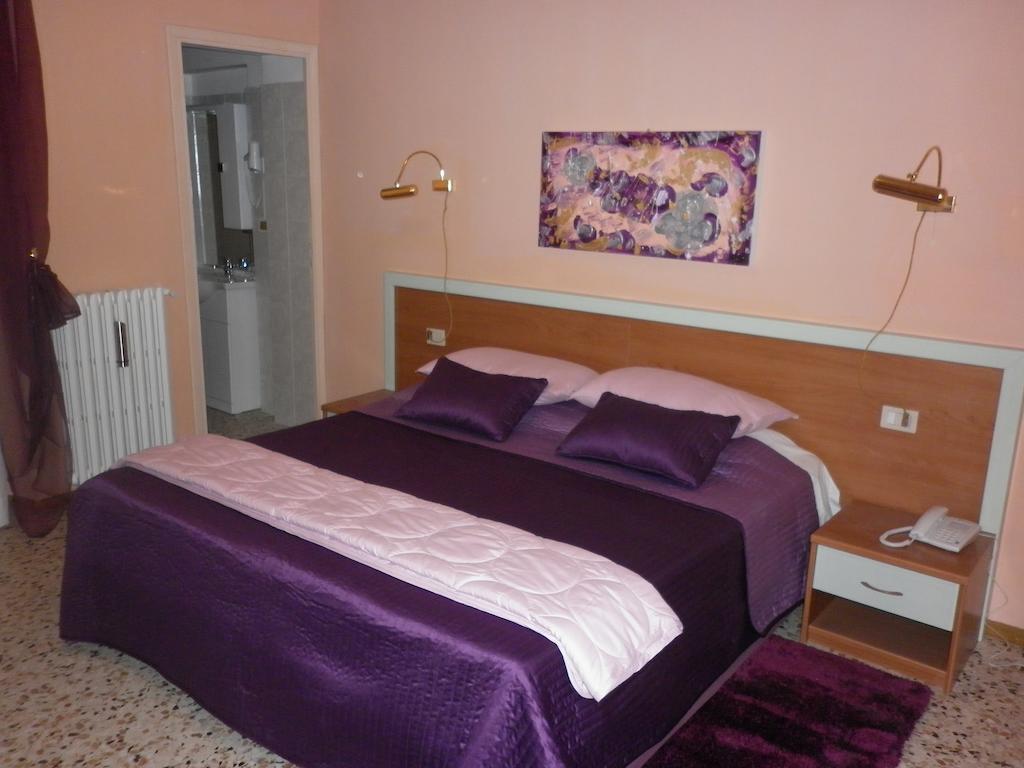 Hotel San Donnino Fidenza Chambre photo