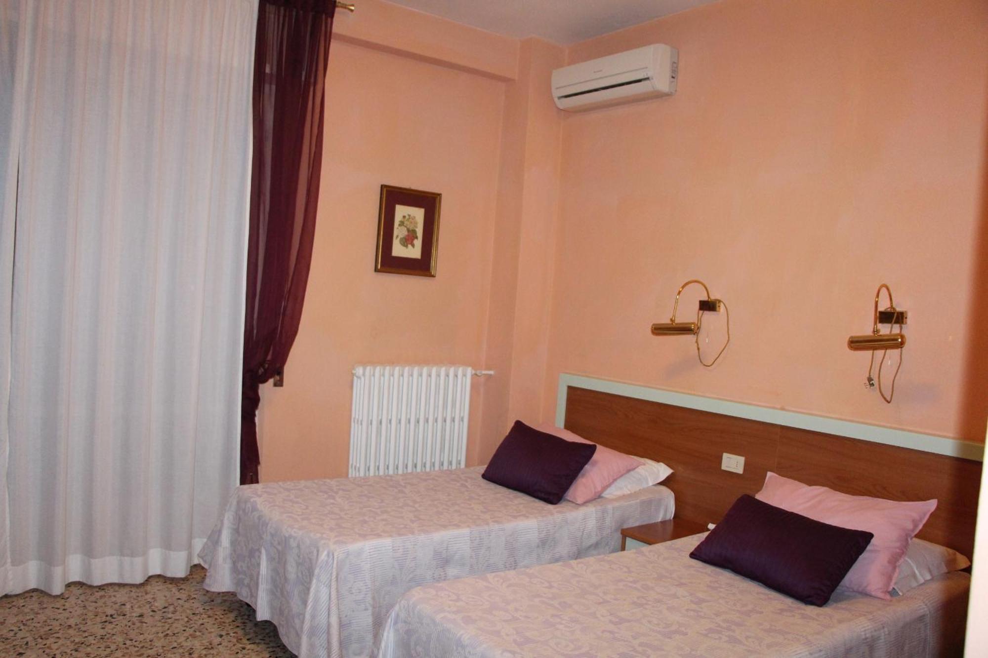 Hotel San Donnino Fidenza Extérieur photo